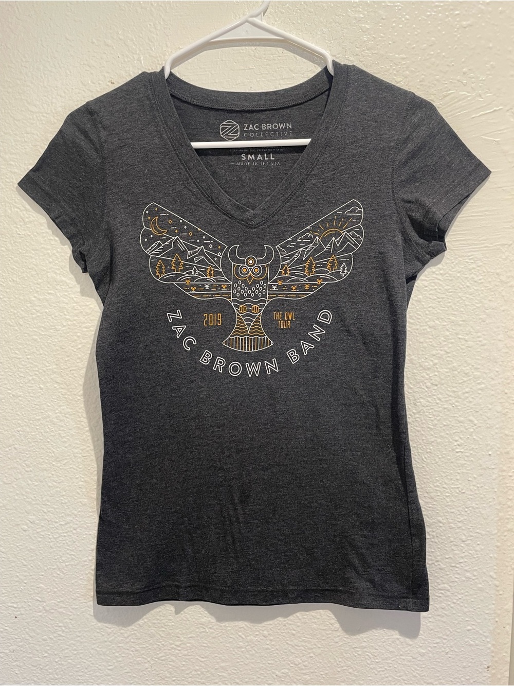 Zac Brown Band The Owl Tour 2019 Concert T-Shirt Womens Small Charcoal Grey